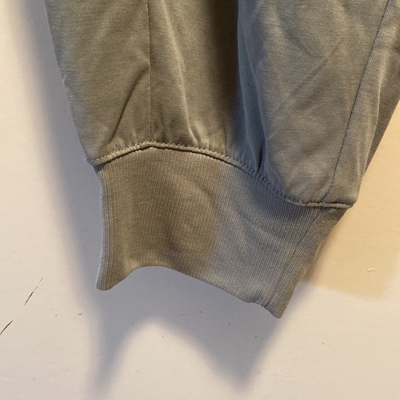 Aerie jogger style comfort pant. Sage green color, size XL - Picture 3 of 7